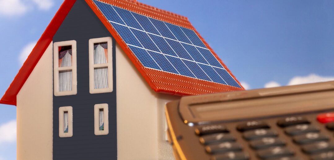 Die Kosten für eine PV-Anlage setzen sich aus mehreren Bestandteilen zusammen. (Foto: AdobeStock U. J. Alexander_553923066)