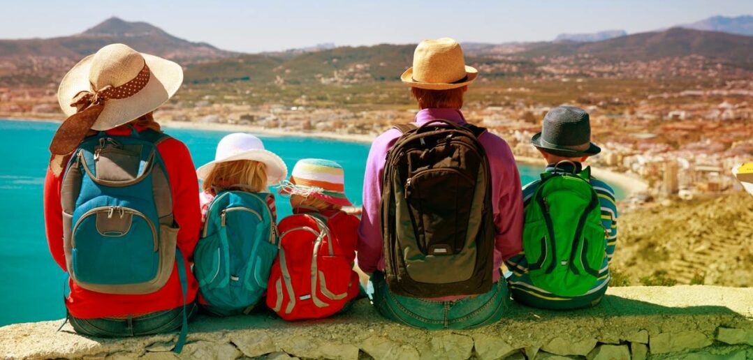 Familienurlaub auf den Kanarischen Inseln: Abenteuer und Erholung für Eltern und Kinder (Foto: AdobeStock - 199552977 nadezhda1906)